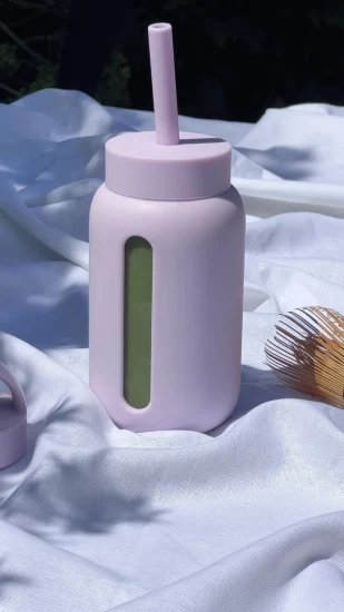 Bottiglia d'acqua in vetro da 27 Oz con indicatore del tempo e custodia in silicone